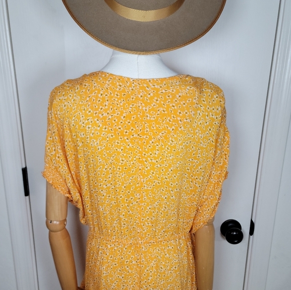 Free People Yellow Oversized Button-Up Ditsy Spring Floral Dress Size Small - Picture 10 of 12